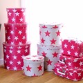 Round box 25cm pink with white stars